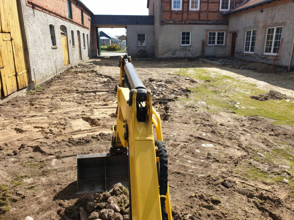 Erdarbeiten mit Bagger Baustelle Prignitz